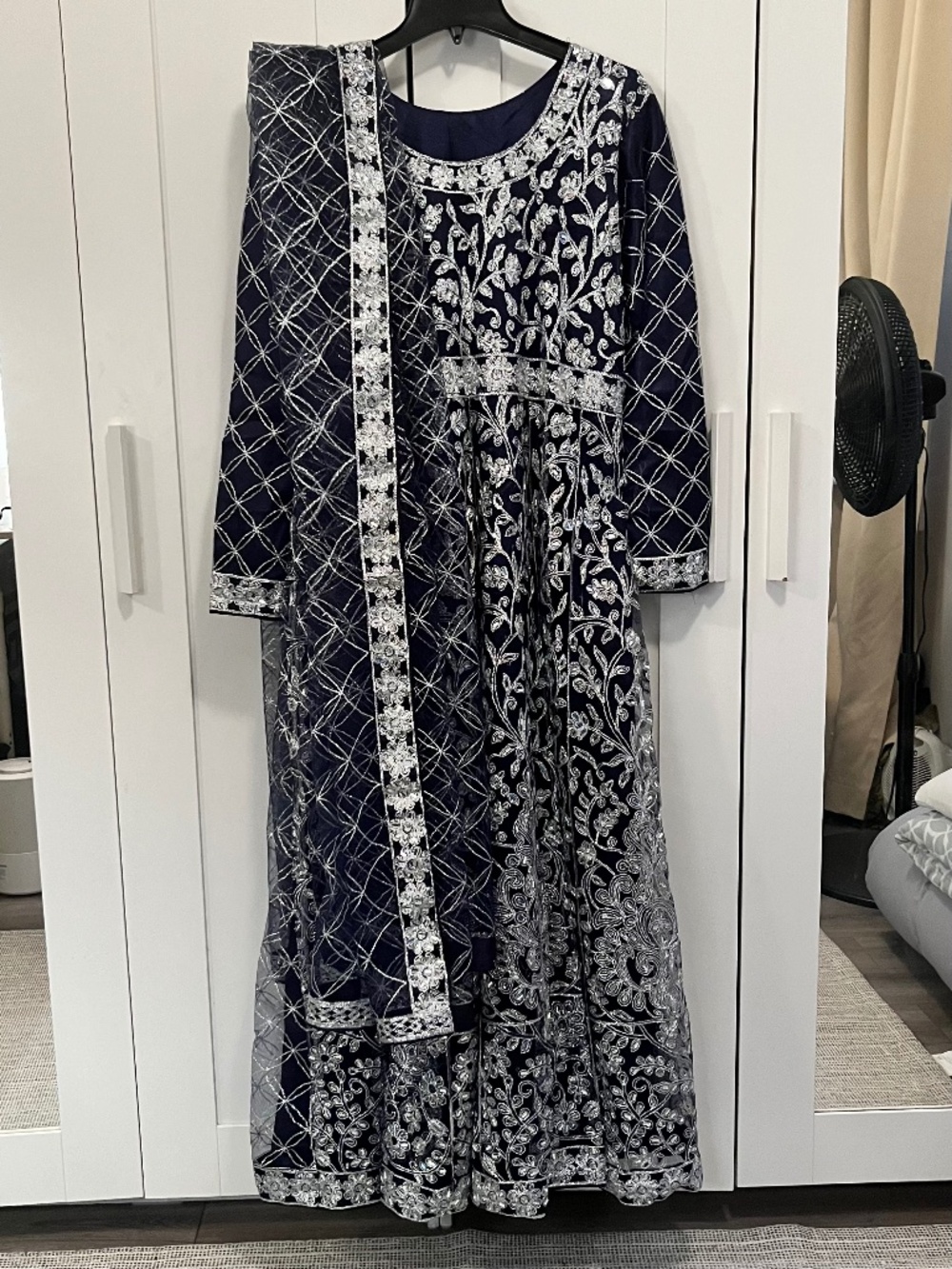 navy blue silver 3-piece desi dress, pakistani indian dress